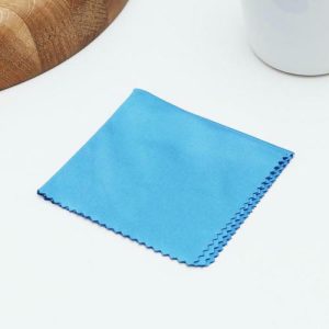 Салфетка из микрофибры 18x18 см Dora Для оптики и телефона, 220 гр/м2